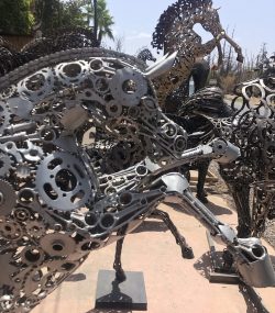 small standing metal scrap horse - Image 2