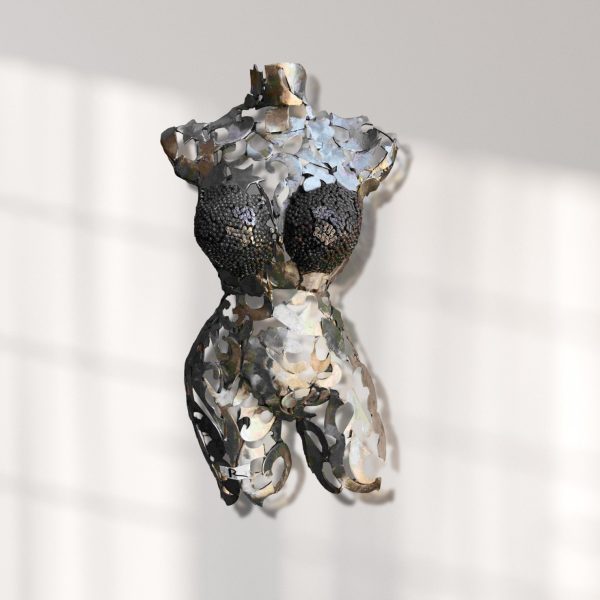 Exquisite Handcrafted Metal Sculpture: Feminine Torso Mannequin for Modern Interiors - A Masterpiece of Artistic Metal Wall Decor