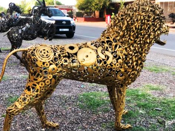 Rustic Recycled Metal lion Sculpture statue - Handmade Steel Art