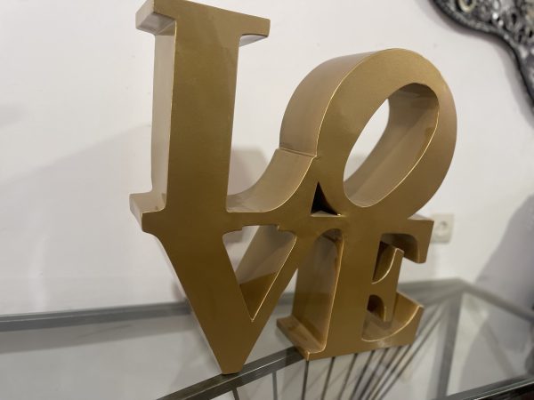 Golden -Love- Metal statue - Image 2