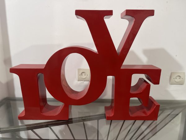Red-Love- Metal statue - Image 5