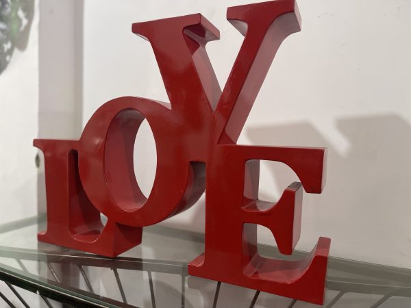Red-Love- Metal statue - Image 4