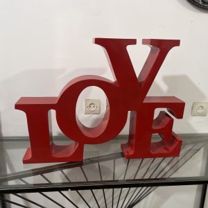 Red-Love- Metal statue