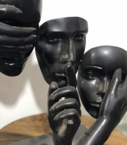 Face with Finger to Lips Statue | Silent Reflection - Image 3