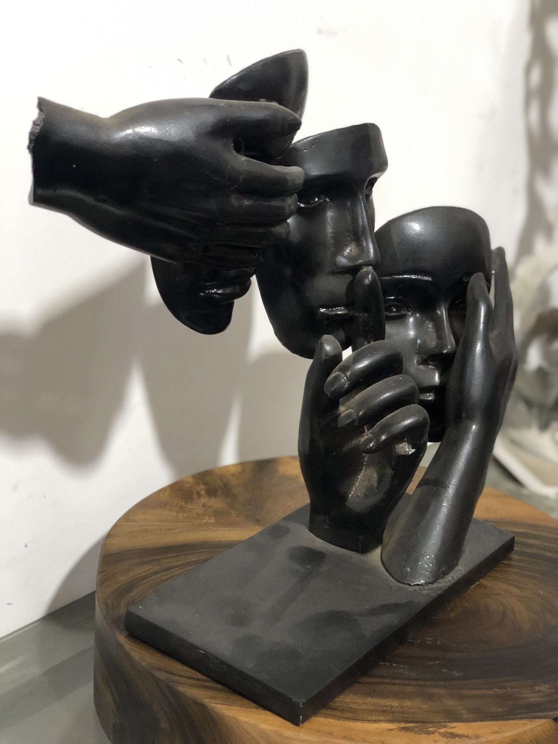 Face with Finger to Lips Statue | Silent Reflection - Image 5