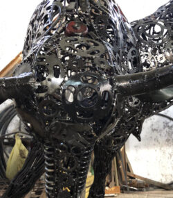 BLACK RECYCLED LAMBORGHINI BULL STATUE - Image 4